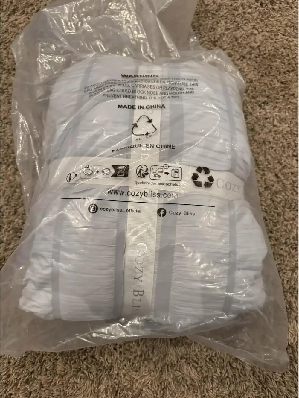 NEW  COZY BLISS Gray Seersucker King Size Cooling comforter